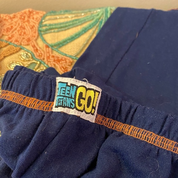 3 Piece Teen Titans Pajamas - Picture 2 of 5